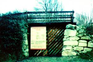 CorshamUndergoundQuarryCentre98.jpg (16680 bytes)